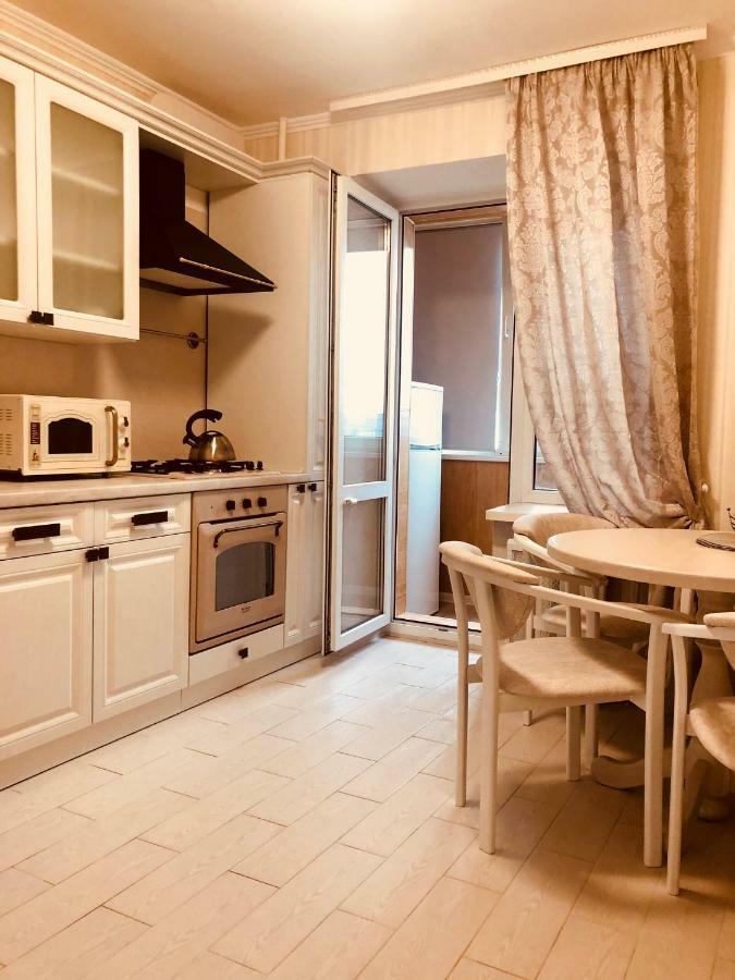Classic Apartment Boryspilʼ Dış mekan fotoğraf
