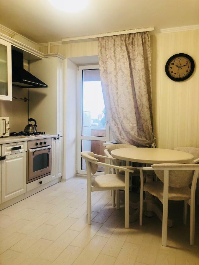 Classic Apartment Boryspilʼ Dış mekan fotoğraf